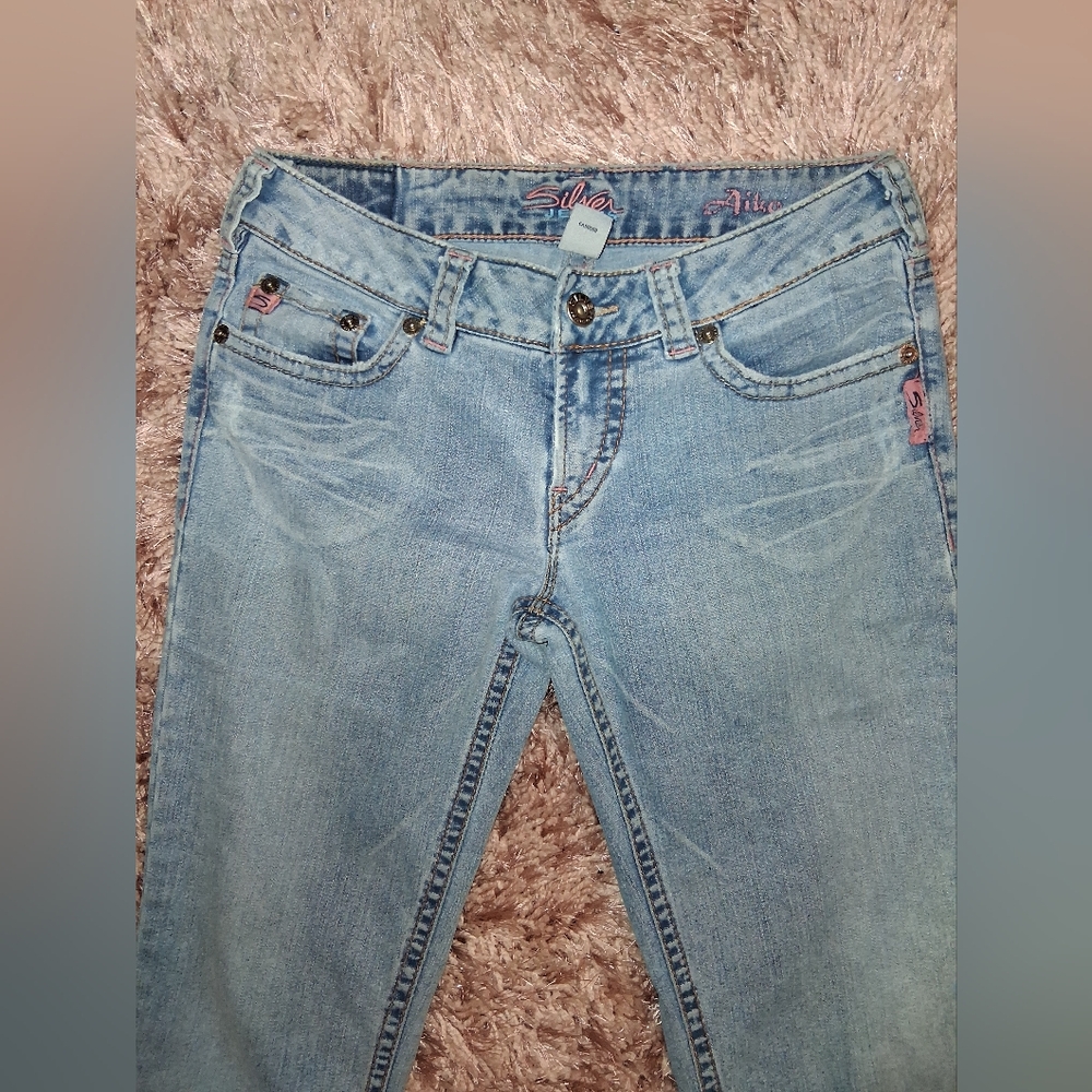 Silver Jeans Women's Light Wash Boot Cut Jeans With Pink Accents